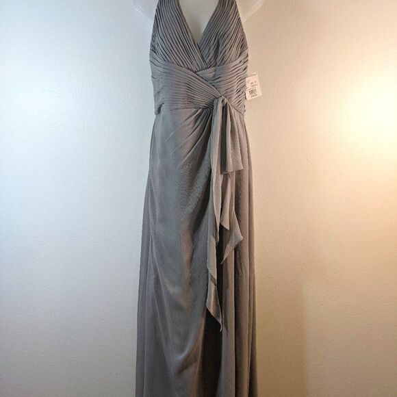 Davids Bridal Bridesmaid Prom Formal Soft Halter Crinkle Chiffon Lined Dress 8 - Picture 1 of 12